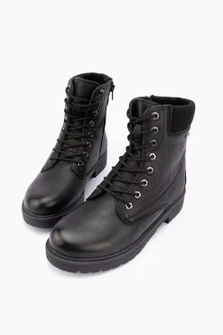 979-18