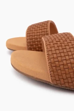 Dominica Weave