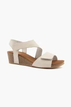 Kyra Plain