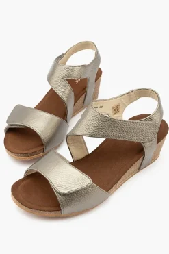 Kyra Plain