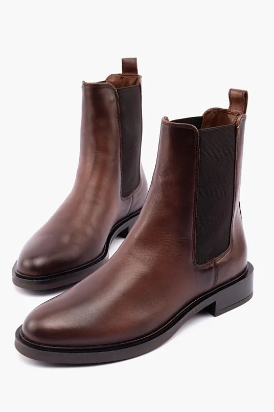 Levi